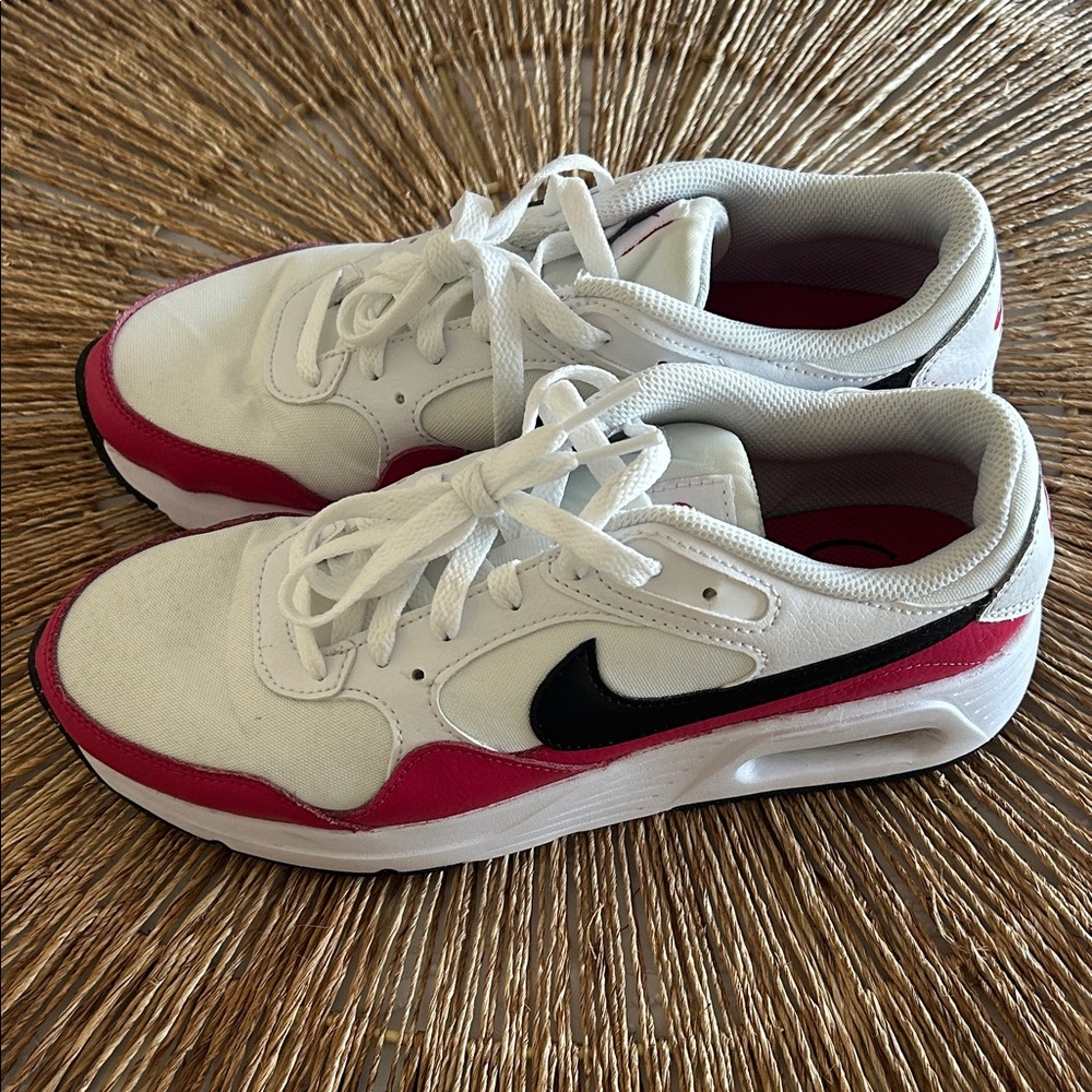 Nike White and pink Sneakers - Picture 2 of 4